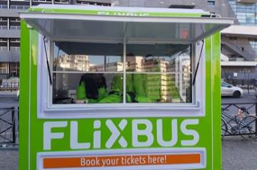 Flixbus Otobüs işletmesi bilet satış kabini