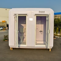 Toilette und Dusche Kabine