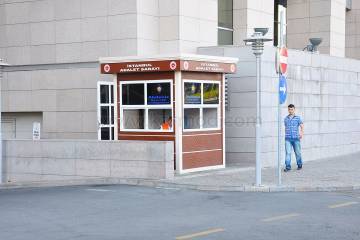 istanbul-adalet-sarayi-nda-karmod-guvenlik-kabini-tercih-edildi-7849.jpg