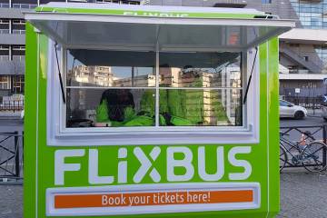 fransa-paris-ten-flixbus-a-bilet-satis-kabini-4113.jpg