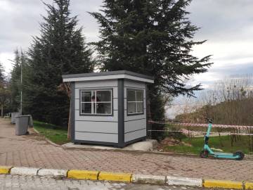 sakarya-universtesi-nin-her-bir-kosesinde-karmod-guvenlik-kulubesi-84650.jpg